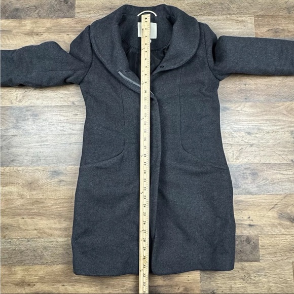 Aritzia coat xs - Picture 10 of 10
